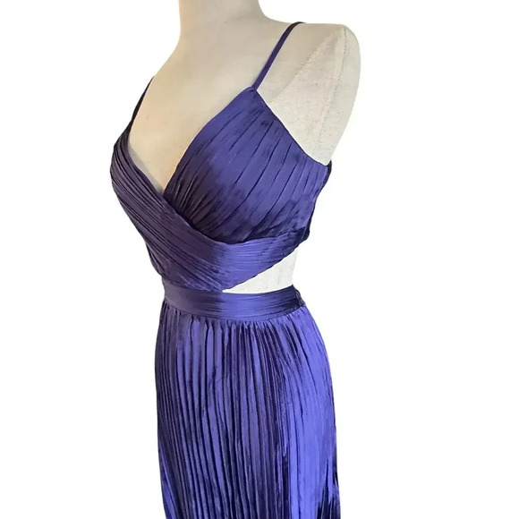 Lulu’s Purple Got the Glam Pleated Cutout Maxi Dress Size Medium - Picture 6 of 9